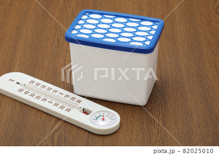 湿気とりと湿度計 82025010