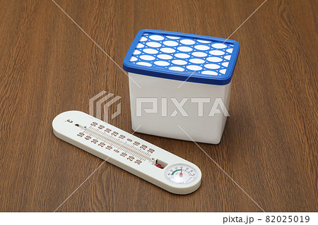 湿気とりと湿度計 82025019