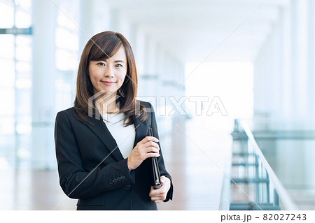 ビジネス ビジネスマン オフィス 女性 ビジネス ビジネスマン オフィス 女性 82027243