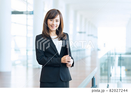 ビジネス ビジネスマン オフィス 女性 ビジネス ビジネスマン オフィス 女性 82027244
