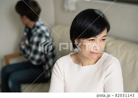 夫婦喧嘩・熟年離婚イメージ 夫婦喧嘩・熟年離婚イメージ 82031143