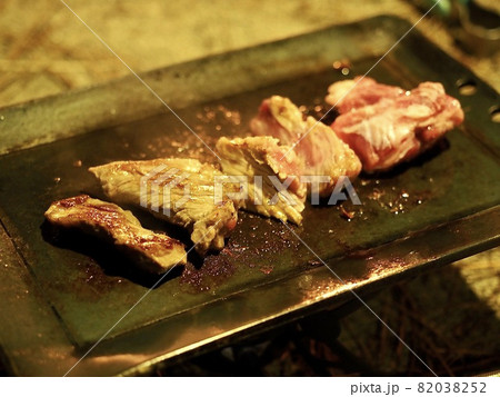 ステーキ　鉄板焼き　焼肉　 82038252