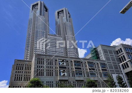 東京都庁　第一本庁舎と都議会議事堂 82038260