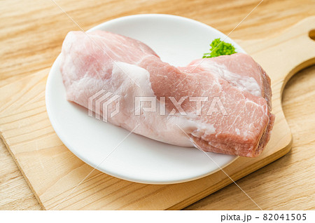 豚ももブロック肉 豚ももブロック肉 82041505
