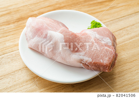 豚ももブロック肉 豚ももブロック肉 82041506