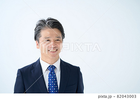 ミドル男性 ビジネス ミドル男性 ビジネス 82043003