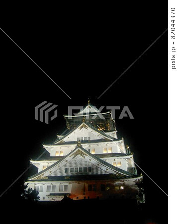 夜の大阪城 82044370