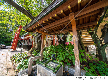 日本の東京都市景観 日枝神社。山王稲荷神社 八坂神社 猿田彦神社 参拝出入口(画面奥)など 日本の東京都市景観 日枝神社。山王稲荷神社 八坂神社 猿田彦神社 参拝出入口(画面奥)など 82045494