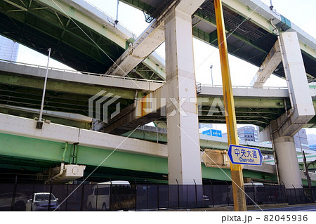 高速道路のジャンクション 82045936