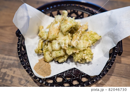 Deep Fried Calamari with Salt, Chilli, Garlic and Pepper Deep Fried Calamari with Salt, Chilli, Garlic and Pepper 82046730