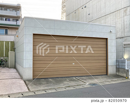 戸建て住宅のガレージのイメージ 82050970