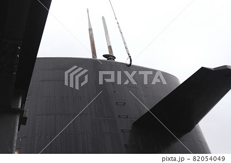 潜水艦のセイルと潜望鏡 82054049