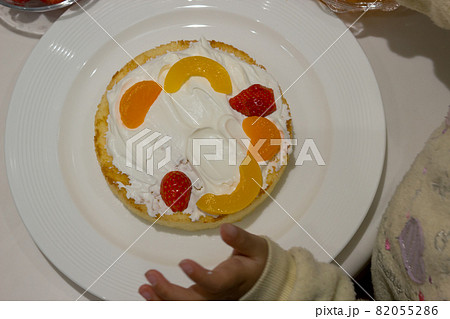 4 years old 82055286