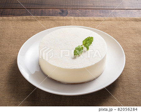 レアチーズケーキ レアチーズケーキ 82056284