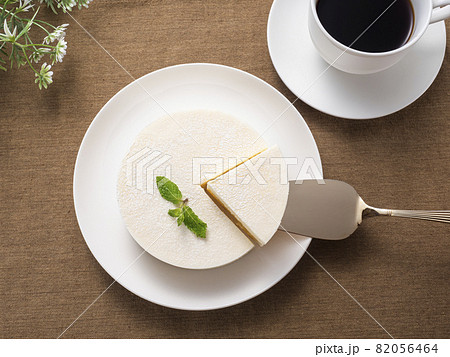 レアチーズケーキ  82056464