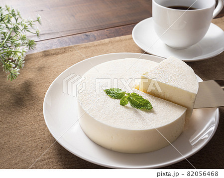 レアチーズケーキ  82056468