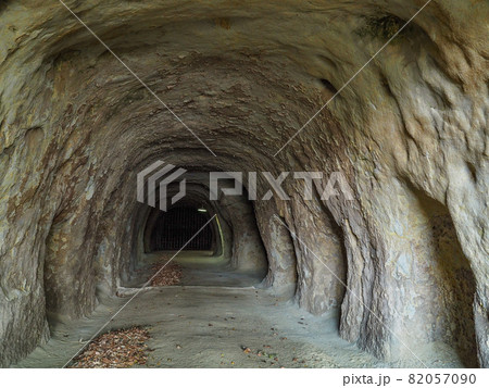 埼玉県吉見町にある古墳時代の横穴墓群・吉見百穴の地下軍需工場跡 埼玉県吉見町にある古墳時代の横穴墓群・吉見百穴の地下軍需工場跡 82057090
