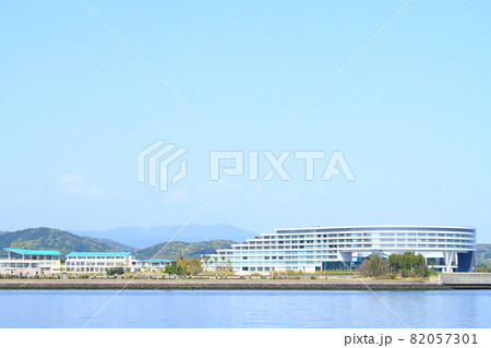 蒲郡市、ラグーナベイコートと三河湾の風景 82057301