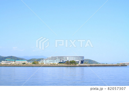 蒲郡市、ラグーナベイコートと三河湾の風景 82057307