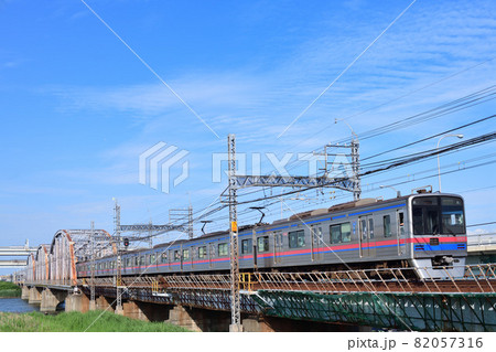 荒川鉄橋を渡る京成電鉄3700形電車 荒川鉄橋を渡る京成電鉄3700形電車 82057316