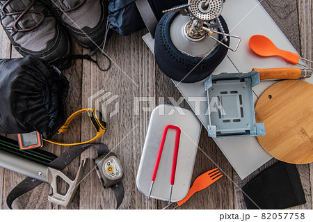 アウトドア用品 登山道具 俯瞰撮影素材 アウトドア用品 登山道具 俯瞰撮影素材 82057758