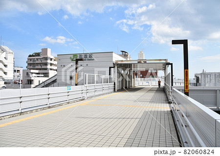 JR辻堂駅北側　西口改札口 82060824