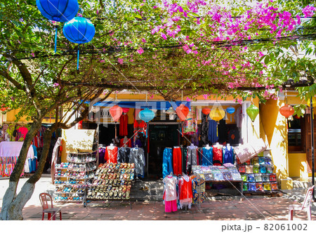 Souvenir shop in Hoi An, Quang Nam, Vietnam 82061002