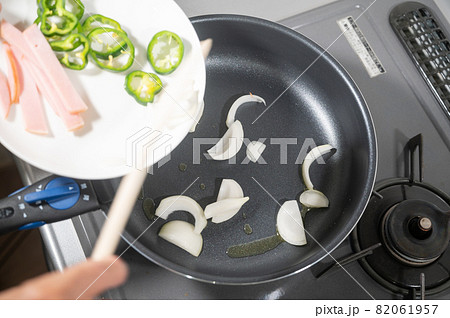 家庭で作るナポリタンスパゲッティ工程 82061957