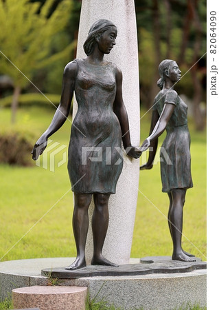 公園 像 女性 82064090
