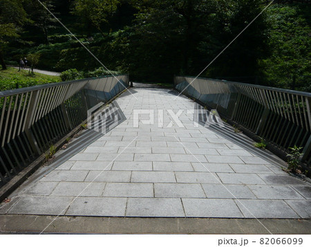 県立津久井湖城山公園の筑井公園橋 82066099