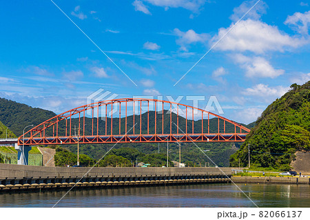 長崎市樺島から見た樺島大橋(アーチ橋) 長崎市樺島から見た樺島大橋(アーチ橋) 82066137