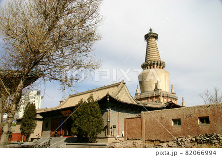 中国最大の涅槃大仏がある張掖大仏寺の外観 82066994