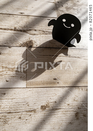 ハロウィンのおばけと影 ハロウィンのおばけと影 82071465