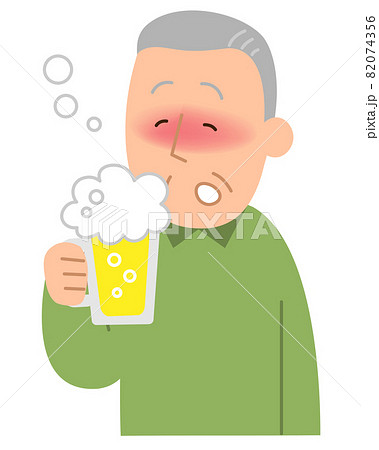 ビールを飲んで眠そうな男性② 82074356