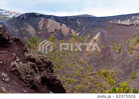 Volcanic crater. San Antonio volcano in Fuencaliente, La Palma Volcanic crater. San Antonio volcano in Fuencaliente, La Palma 82075028