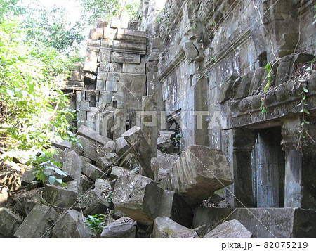 カンボジア、日中のベンメリア。(北側) カンボジア、日中のベンメリア。(北側) 82075219