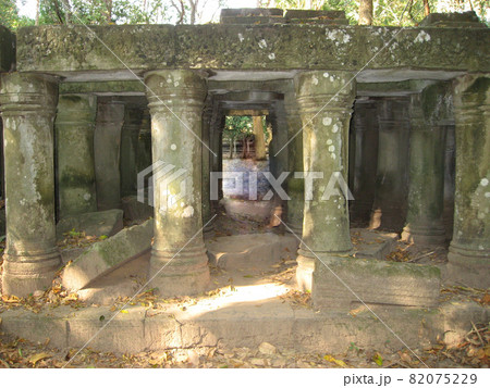 カンボジア、日中のベンメリア。（西側） 82075229