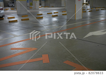 地下駐車場 地下駐車場 82078633
