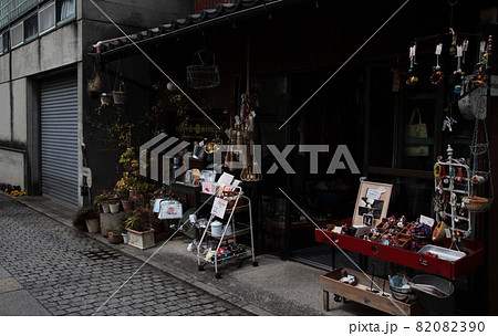 雑貨屋さんの店頭ディスプレイ 雑貨屋さんの店頭ディスプレイ 82082390