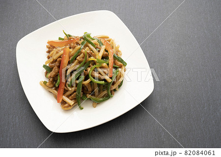 青椒肉絲（チンジャオロース） 82084061