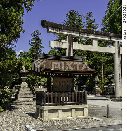 多賀大社　鳥居　滋賀県犬上郡多賀町 82084089