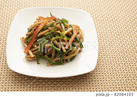 青椒肉絲（チンジャオロース） 82084105