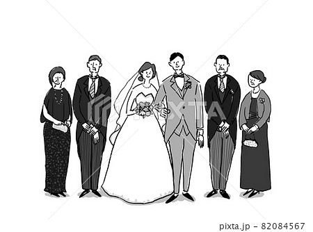 新郎新婦と親族、両親、（花嫁：ドレス1　義母、母：洋装）洋装、ウエディングドレス、結婚、ウエディング 82084567