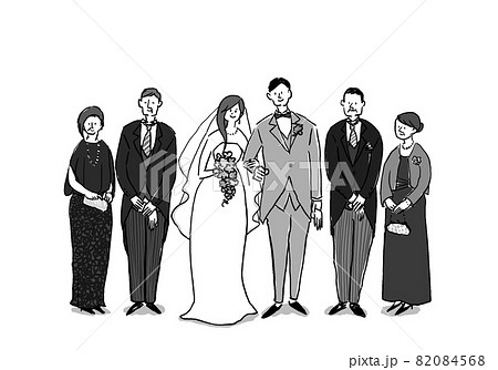 新郎新婦と親族、両親、（花嫁：ドレス2　義母、母：洋装）洋装、ウエディングドレス、結婚、ウエディング 82084568