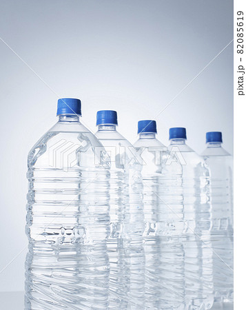ペットボトル 水 ペットボトル 水 82085619