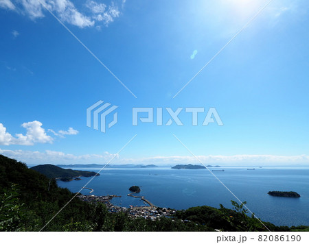 後山より鞆の青い空と青い海と白い雲 後山より鞆の青い空と青い海と白い雲 82086190