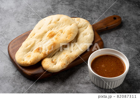 ナンとキーマカレー 82087311