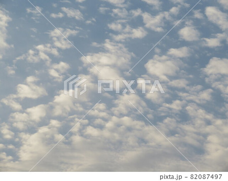 空一面の細かい雲 空一面の細かい雲 82087497
