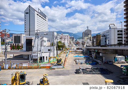 跨線橋の工事現場 2019年9月 長野県松本市 82087918
