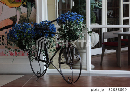 タイ・チェンマイ・ファッションショッピングモールのロビーディスプレイ 82088869